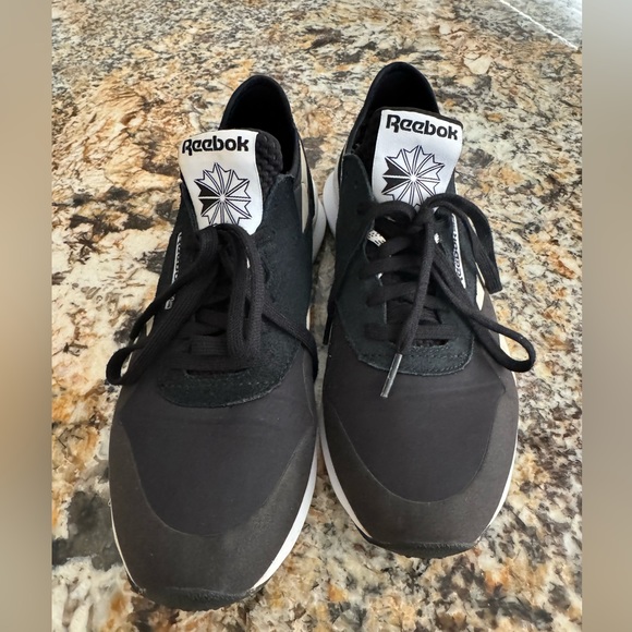 Women’s Reeboks - Picture 2 of 4